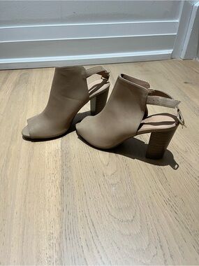 Old Navy Tan Open-Toe Slingback Block Heel Booties